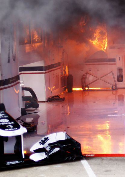 Una explosión en el garaje de Williams ha obligado a desalojar la zona e intervenir a los bomberos tras la celebración del Gran Premio de España de Fórmula Uno.