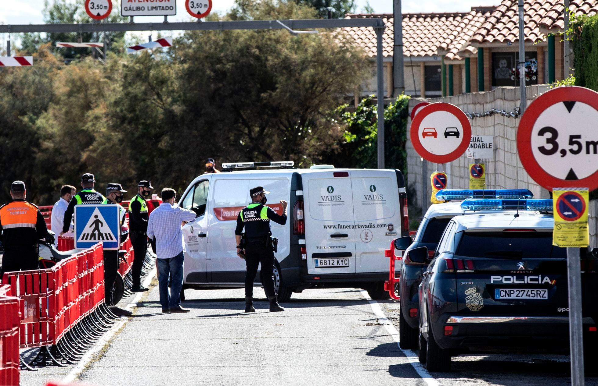 Dos muertos en una reyerta a tiros en el cementerio valenciano de Torrent |  Comunidad Valenciana | EL PAÍS