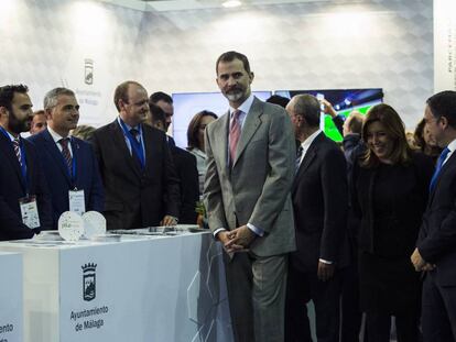 El Rey, acompa&ntilde;ado por Susana D&iacute;az, en la inauguraci&oacute;n de Transfiere en M&aacute;laga.