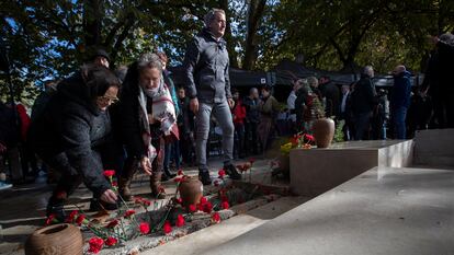 Inauguración, el pasado 19 de noviembre, del Centro Memorial de los centros de detención de Pamplona, con autoridades de la comunidad, familiares de presos y asociaciones de memoria.