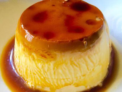 EL INSÓLITO FLAN DEL RESTAURANTE LA PRIMERA / CAPEL