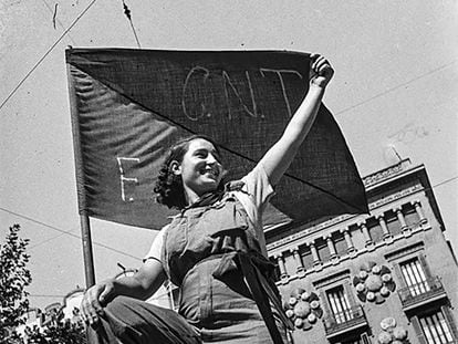 Ana Garbín Alonso, la miliciana retratada por Antoni Campañà en Barcelona en 1936.