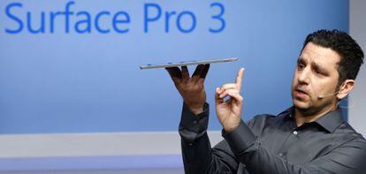 El vicepresidente Panos Panay presenta la tableta Surface Pro 3.