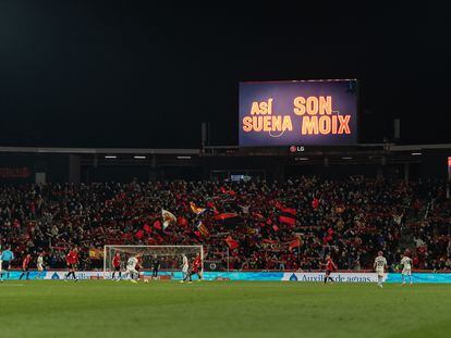 Estadio de Son Moix durante un partido del RCD Mallorca.