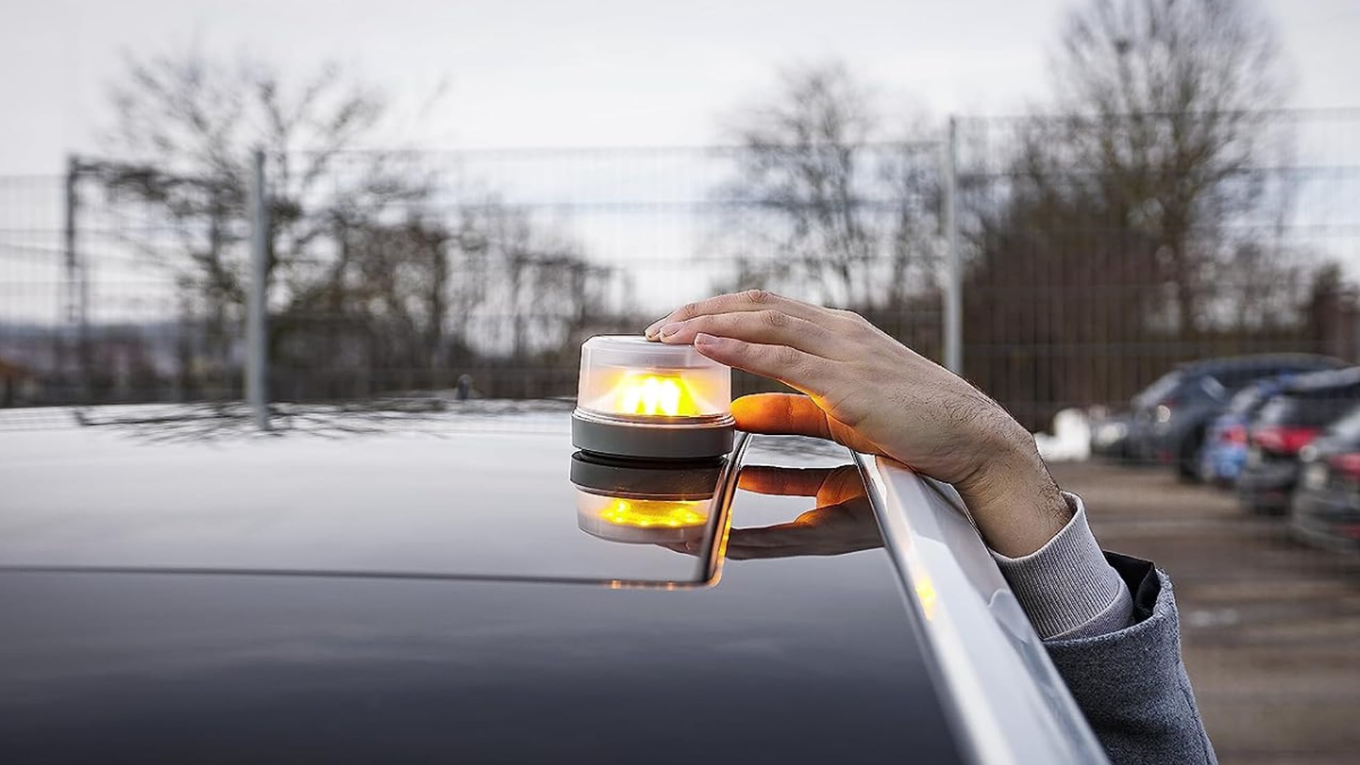 4X Luz de Emergencia V16 Homologada DGT para Señalización en Carretera de  Coche y Moto. Luz Amarilla Intermitente y Blanca Fija con Encendido