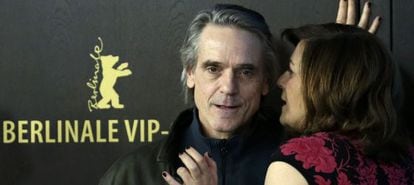 Jeremy Irons y Martina Gedeck en el fotocall de la Berlinale.