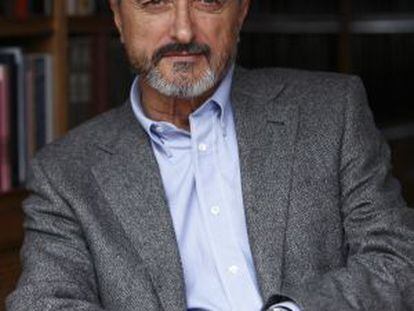 Pérez Reverte arrasa en la Feria del Libro de Buenos Aires