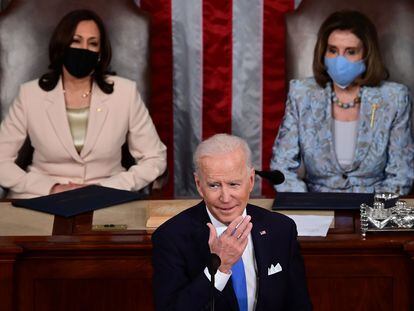 Joe Biden junto a Kamala Harris y Nancy Pelosi en el Capitolio.
