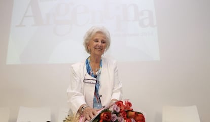 Estela de Carlotto, en una rueda de prensa en el marco de la Feria Internacional del Libro (FIL) de Guadalajara (México) el 4 de diciembre