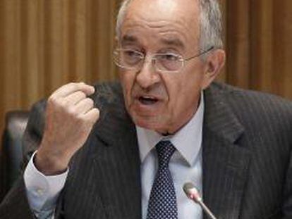 El exgobernador del Banco de España Miguel Angel Fernández Ordóñez, durante su comparecencia en la subcomisión del Congreso que analiza la reestructuración del sector bancario.
