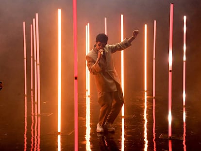 Bad Bunny, en la presentación de la firma de lencería de Rihanna en Los Ángeles.