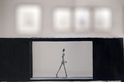 'Pequeña figura dentro de una caja entre dos cajas que son casas', obra de 1950.