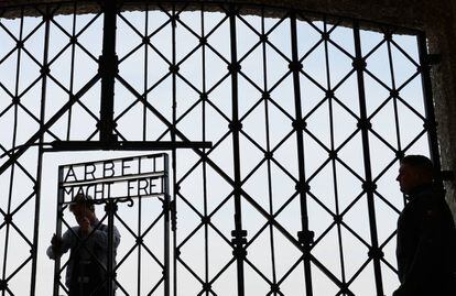 'El trabajo os hará libres' es la inscripción de la puerta de Dachau robada en 2014.
