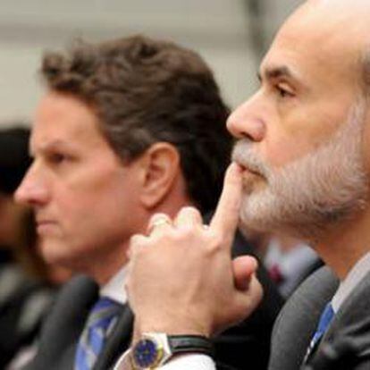 El secretario del Tesoro, Timothy Geithner y el presidente de la Fed, Ben Bernanke
