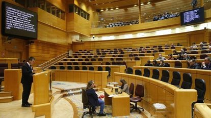El hemiciclo del Senado, casi vacío, durante una intervención de Ignacio Cosidó (PP).