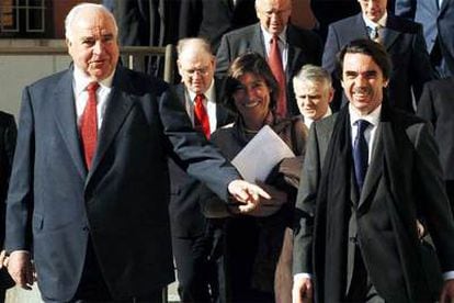 José María Aznar y Helmut Kohl, a su llegada a la Universidad San Pablo (CEU) en Madrid.