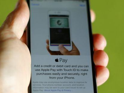 Iphone 6 con el sistema de pago Apple Pay. 
