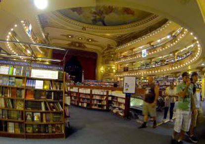 Interior de El Ateneo Grand Splendid, la mayor librería de Buenos Aires.