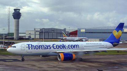 Un avión de Thomas Cook, el pasado agosto en el aeropuerto de Mánchester.