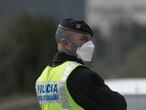 13/03/2020 - Barcelona - Contorles de acceso y salida de las Brigada Mobil de los Mossos d'Esquadra  en las inmediaciones de Igualada, Vilanova del Cami y Santa Maragrida de Montbui despues de que ayer estos municipios se declararan zonas confinadas por la epidemia de Coronavirus. Foto: Massimiliano Minocri