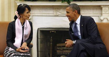 Barack Obama recibe a Aung San Suu Kyi en el Despacho Oval.