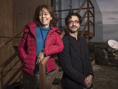 Almudena Alonso Herrero y David Barrado Navascues, compañeros de trabajo en el Centro de Astrobiología del CESIC-INTA en Villanueva de la Cañada, Madrid.