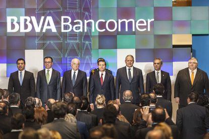 El presidente mexicano, Enrique Peña Nieto, se ha reunido con la directiva del BBVA para inaugurar la torre que ha costado unos 650 millones de dólares.
