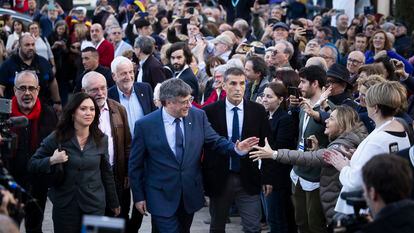 Carles Puigdemont, a su llegada al acto de Junts en Elna (sur de Francia), el 21 de marzo.