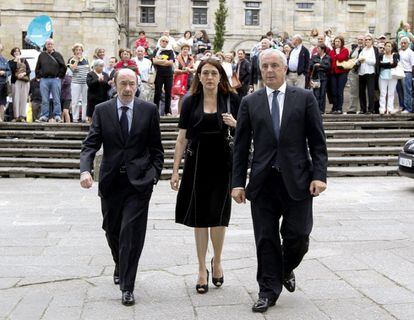 Alfredo Pérez Rubalcaba, Soraya Rodríguez y Pachi Vázquez, a su llegada al funeral oficial celebrado en memoria de las 79 víctimas mortales del accidente ferroviario.