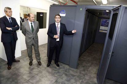 Alfonso Rueda, Rafael Louz&aacute;n y Amancio Varela, en el estreno de un centro de datos en la Diputaci&oacute;n.