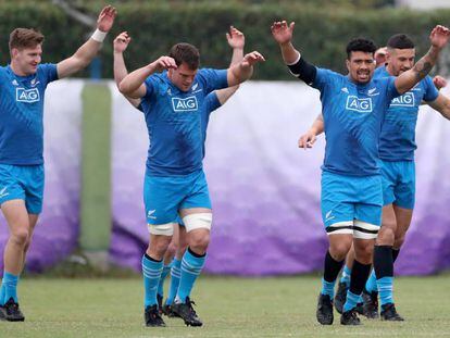 Jugadores de los All Blacks, en un entrenamiento.