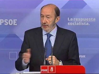 Rubalcaba advierte de que el PSOE no avalará la nacionalización de Bankia si no se explica "qué ha pasado"