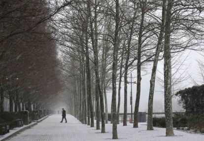 La nieve empieza a caer en Hoboken, Nueva Jersey.