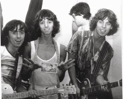 Julián Infante, Alejo Stivel, Ariel Rot y Felipe Lipe (detrás) en los primeros tiempos del grupo. La imagen es del documental 'Tequila. Sexo, drogas y rock and roll'. 