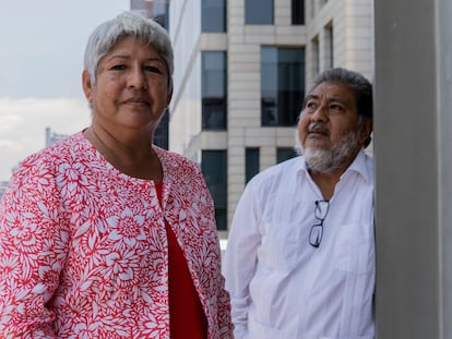 María de Jesus Peters  y Juan de Dios García Davish.