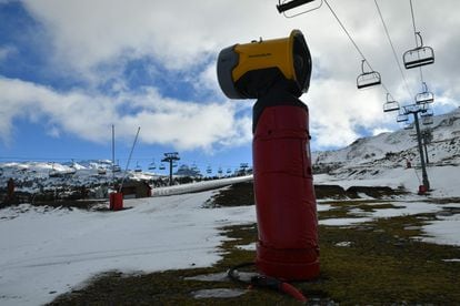 La estación francesa de La Pierre Saint-Martin tuvo que cerrar sus pistas por falta de nieve a principios de enero. 