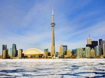 Panor&aacute;mica invernal del &#039;skyline&#039; de Toronto (Canad&aacute;)