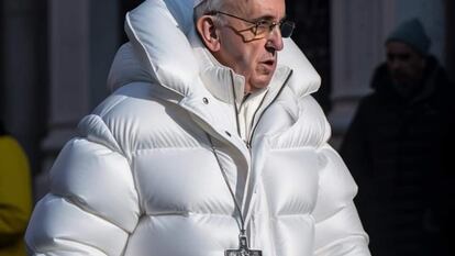 La imagen generada por inteligencia artificial generativa de Papa Francisco. No es una foto verdadera.