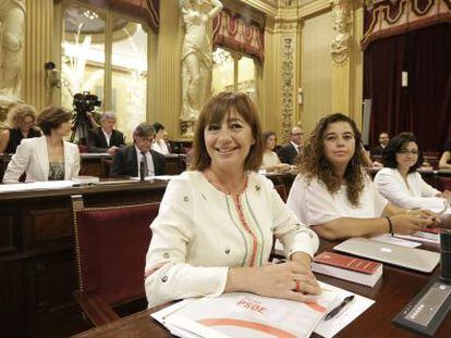 Francina Armengol, presidenta de Baleares, en el Parlament balear.