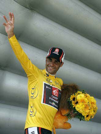 Óscar Pereiro, feliz en el podio.
