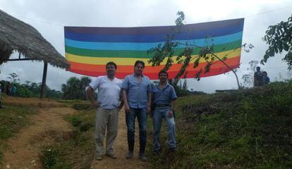 Figueroa, Villavicencio y Jim&eacute;nez, en la selva.