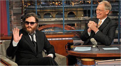 Joaquin Phoenix con David Letterman, en 2008.