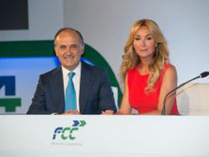 Juan B&eacute;jar y Esther Alcocer, consejero delegado y presidenta de FCC, respectivamente, hoy en Barcelona.