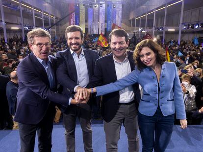 Alberto Núñez Feijóo, Pablo Casado, Alfonso Fernández Mañueco e Isabel Díaz Ayuso, en el cierre de campaña del PP a las elecciones de Castilla y León.