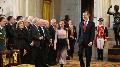 La reina Letizia y el rey Felipe, a su llegada a la presentación este martes del portal Historia Hispánica, en el Palacio Real.