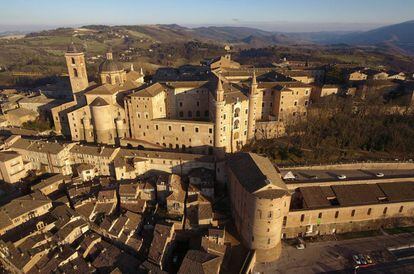 La ciudad de Urbino encontró en el duque Federico de Montefeltro a un incansable mecenas de la arquitectura y la pintura.