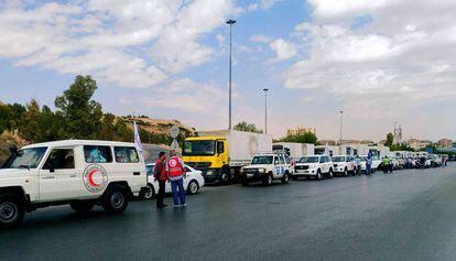 Un convoy de ayuda humanitaria dirigido a las ciudades de Zabadani y Madaya, bajo control de los rebeldes, y a Foah y Kefraya, controladas por el régimen, a finales de septiembre.