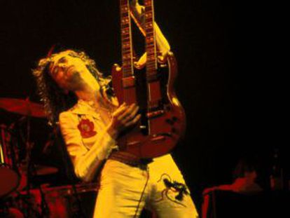 Jimmy Page, guitarrista de Led Zeppelin, en los años setenta.