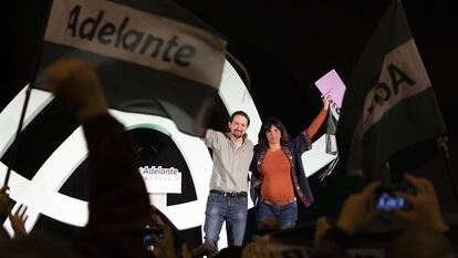 Pablo Iglesias y Teresa Rodríguez, durante el mitin celebrado en Sevilla en noviembre de 2018.