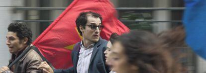 Louis Garrel, como Godard, en un fotograma de 'Le redoutable'.